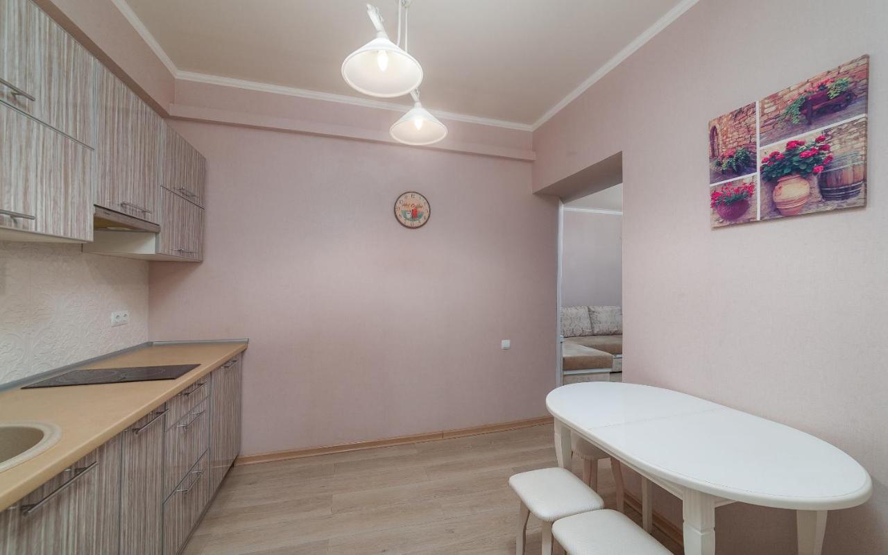 Apartments Deribasovskaya โอเดสซา ภายนอก รูปภาพ